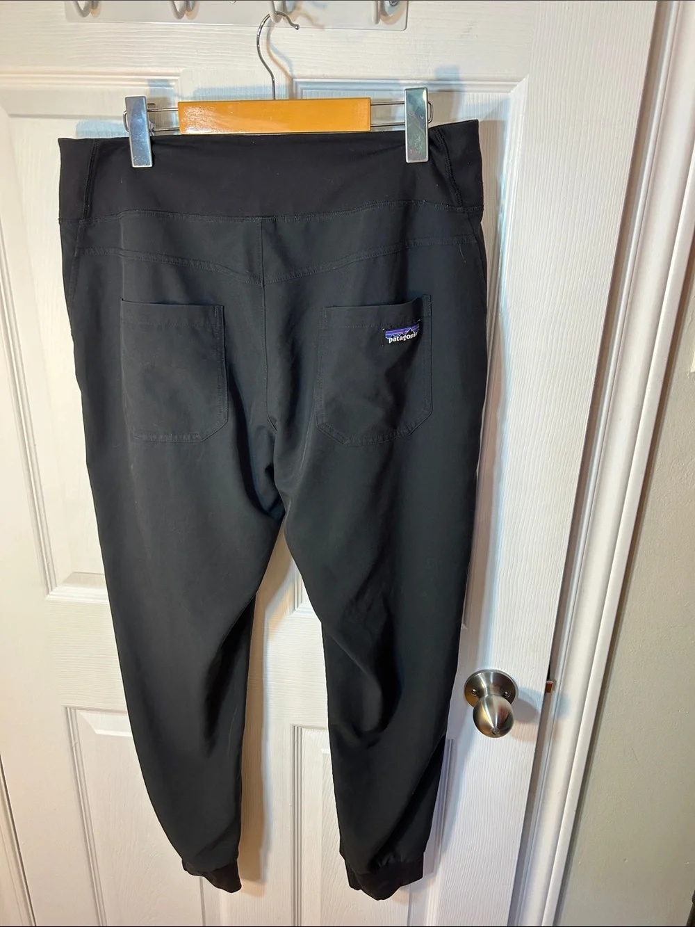 Patagonia Black Worn Wear W's Happy Hike Studio Pants size medium - Picture 9 of 9